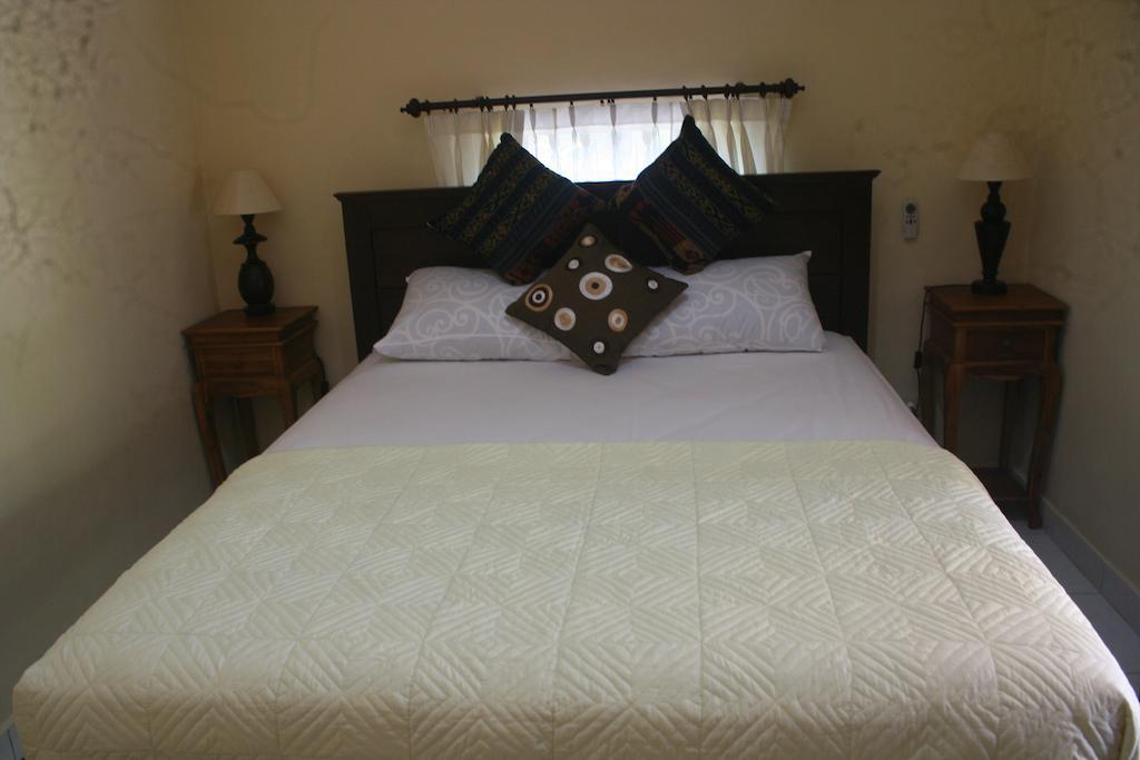 Nugraha Guesthouse 1 Ubud Quarto foto